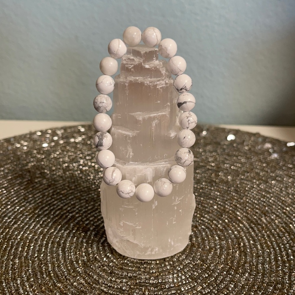 Howlite Bracelet Handmade Natural Gemstone 7 inch